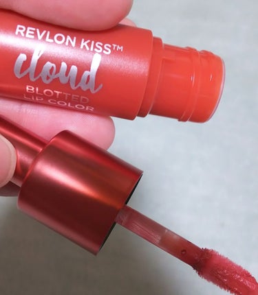 キス クラウド ブロッテッド リップ カラー/REVLON/口紅を使ったクチコミ（1枚目）