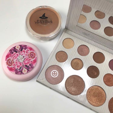 Carli Bybel Deluxe Edition 21 Color Eyeshadow & Highlighter Palette/bh cosmetics/パウダーアイシャドウを使ったクチコミ（3枚目）