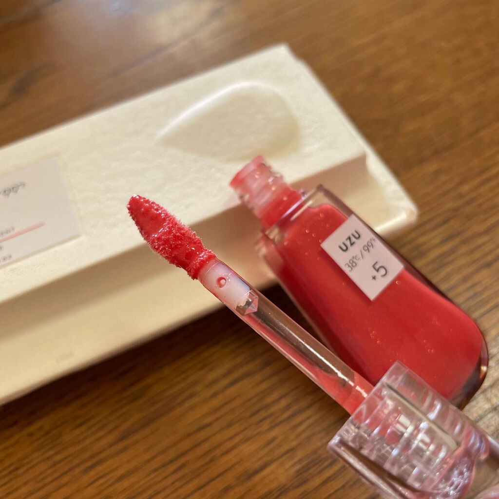 38°C / 99°F リップトリートメント (リップ美容液)/UZU BY FLOWFUSHI/リップケアを使ったクチコミ(4枚目)