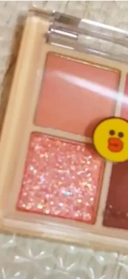 aya on LIPS 「ロムアンドアイシャドウパレット♥️➰🎀🤍🫣💖😝💫可愛すぎるミニ..」(1枚目)