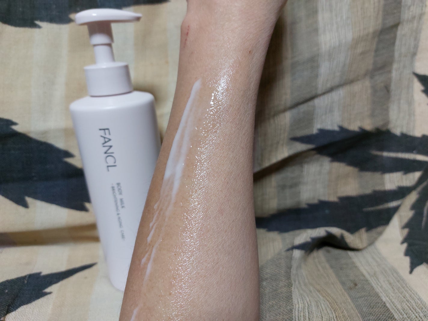 ボディミルク ブライトニング&エイジングケア<医薬部外品>/ファンケル/ボディミルクを使ったクチコミ(3枚目)