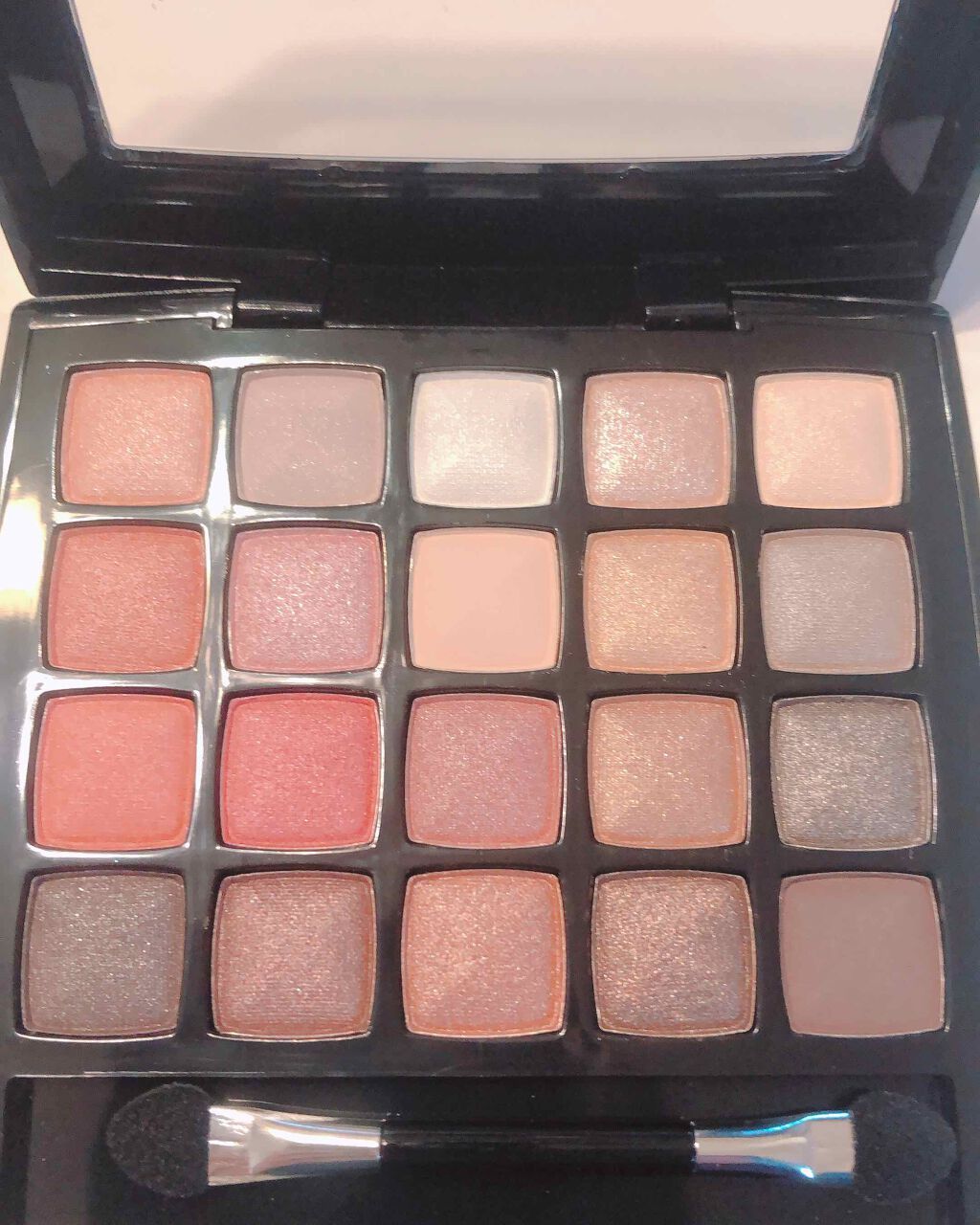 トゥエンティカラーズ/ディアローラ/アイシャドウパレットを使ったクチコミ(2枚目)