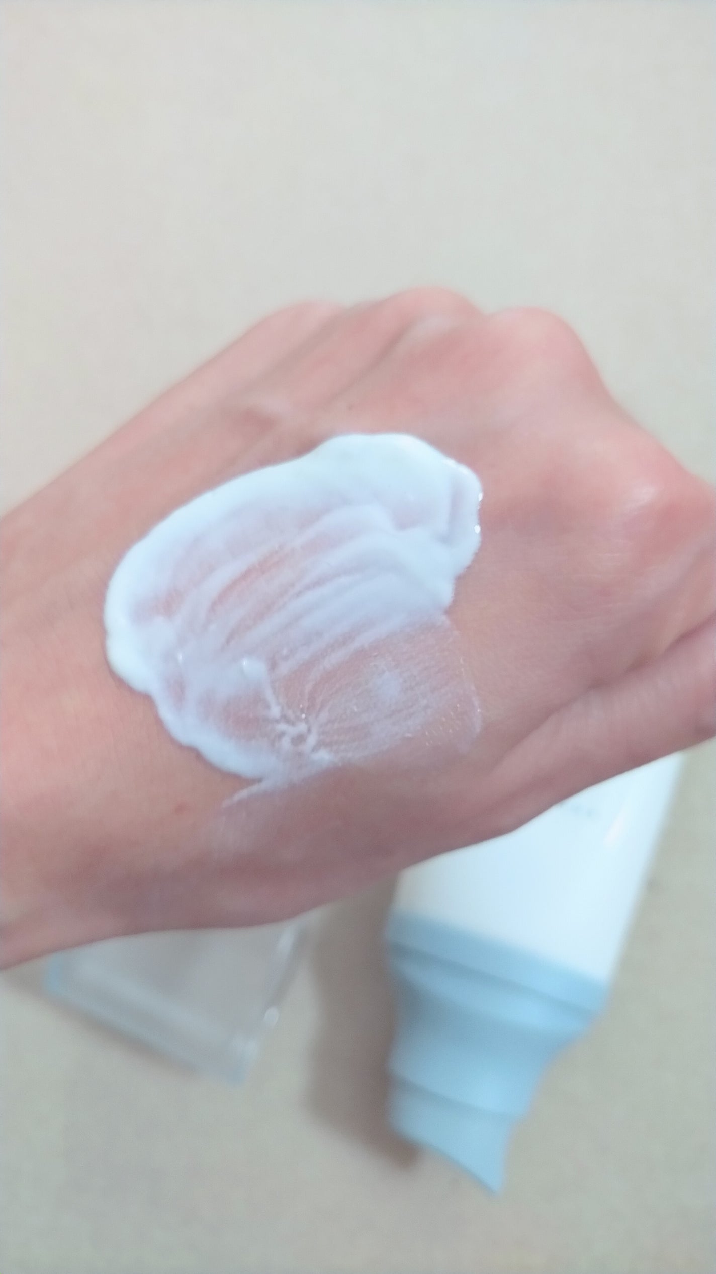 ヒアルーシカ ウォーターフィット サンセラム/SKIN1004/日焼け止めローションを使ったクチコミ(1枚目)