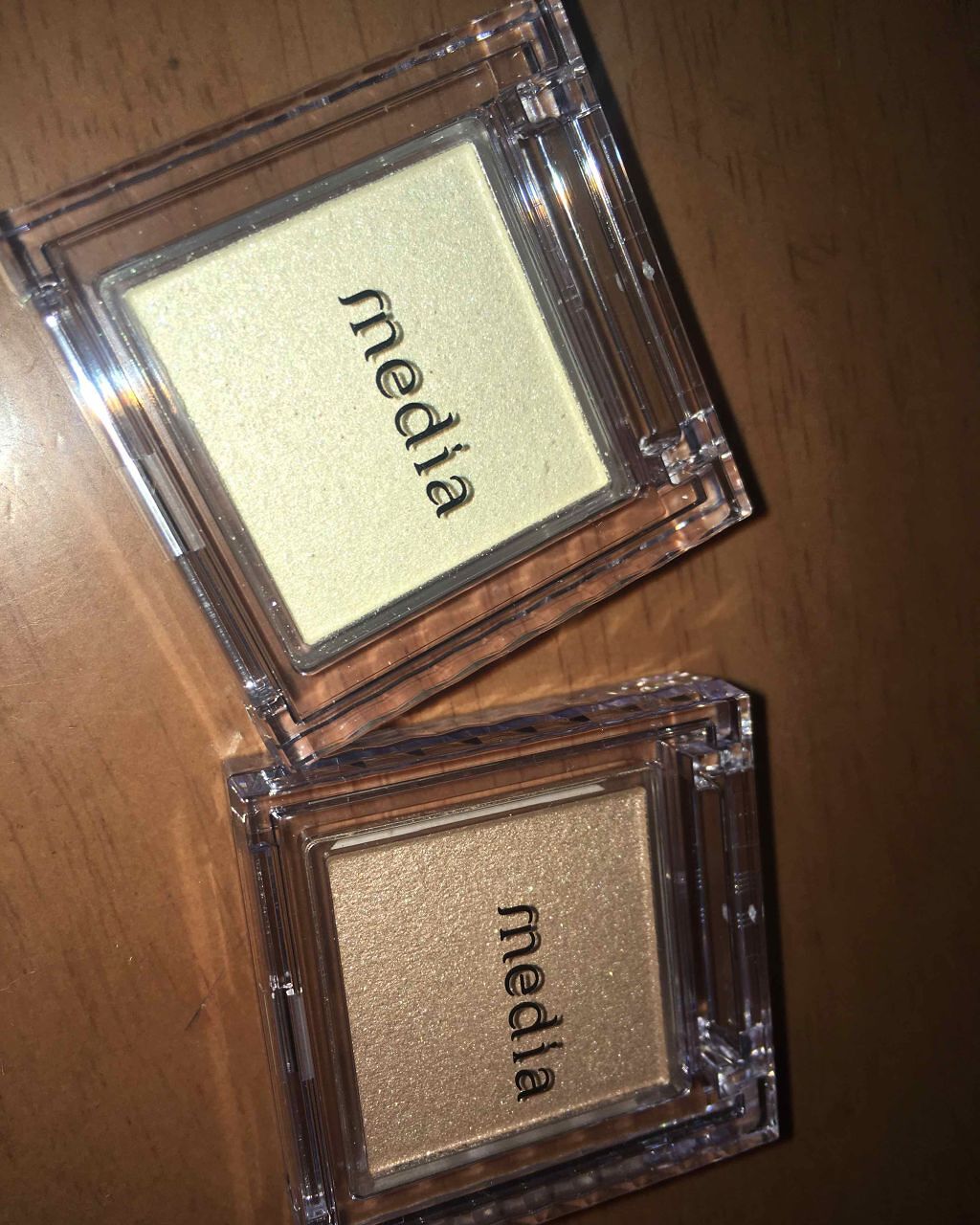 ブライトアップアイシャドウ/media/単色アイシャドウを使ったクチコミ（1枚目）