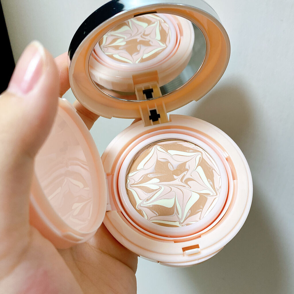 フォトレディ キャンディッド ウォーター エッセンス コンパクト ファンデーション 006 ヌード/REVLON/クリーム・エマルジョンファンデーションを使ったクチコミ（2枚目）