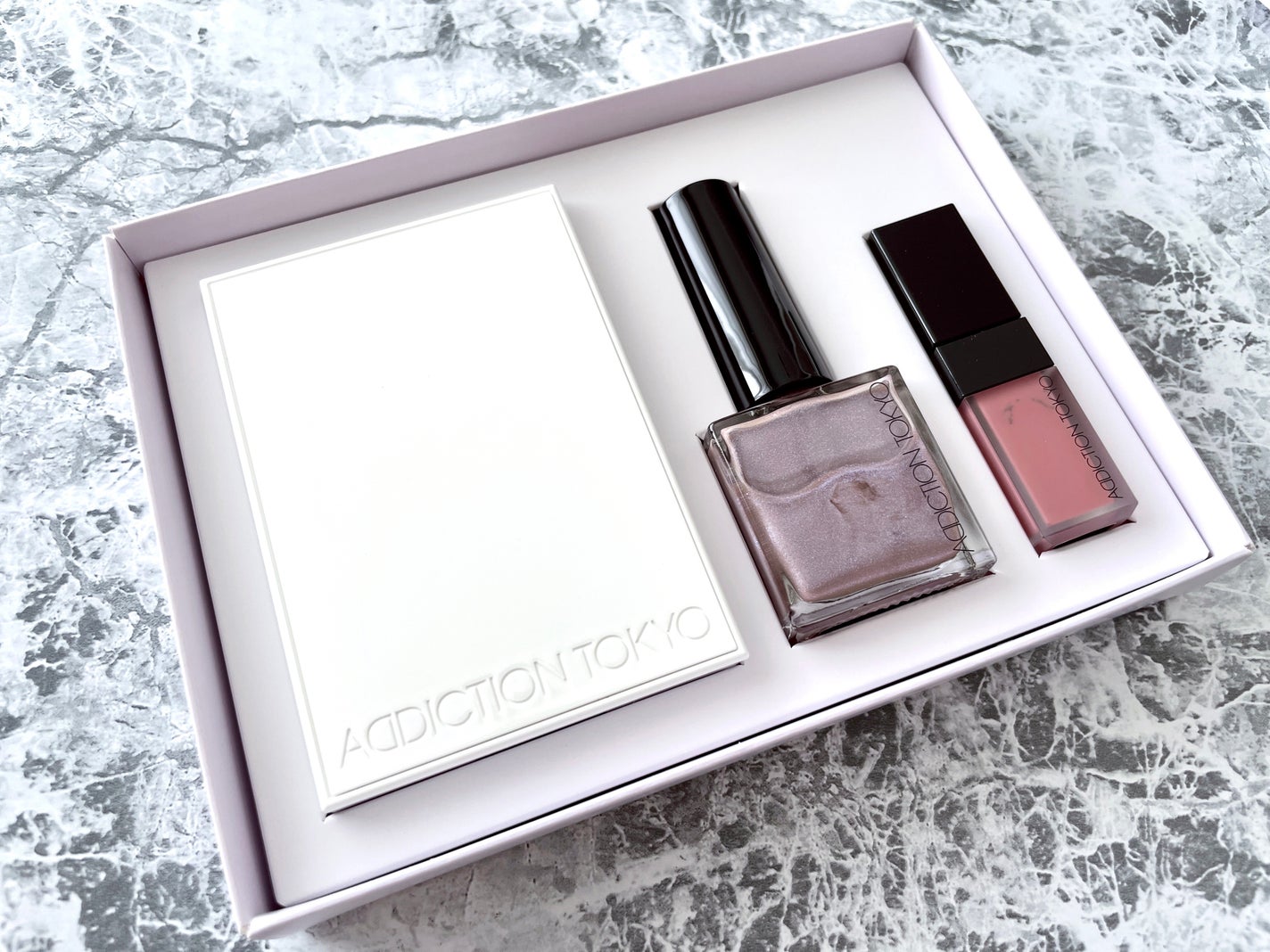 ホリデー アディクション サイレント ウィッシュⅠ/ADDICTION/メイクアップキットを使ったクチコミ(2枚目)