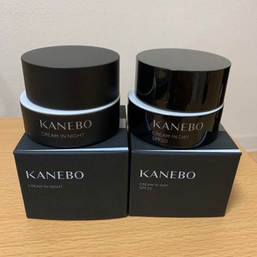 KANEBO クリームインデイとクリームインナイト
前から気になっていて冬場に乾燥が気になり買ってみました。
ピンクの方と悩みましたが、こっちの方が値段が高いし、その分良いのかなとこちらにしました。
結