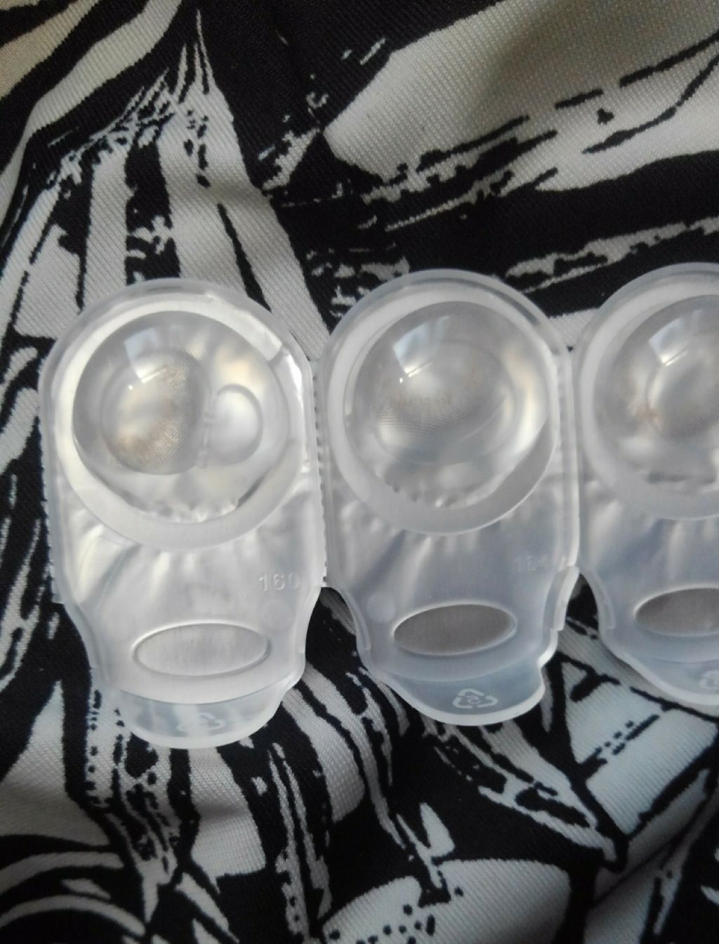 エバーカラーワンデーナチュラル モイストレーベルUV/エバーカラー/ワンデー(1DAY)カラコンを使ったクチコミ(2枚目)