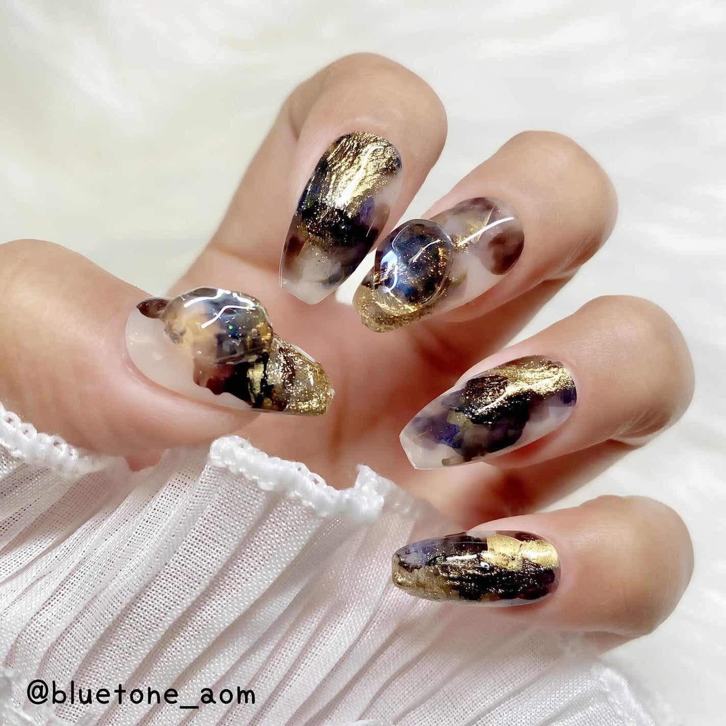 ⋆͛🦖⋆͛aomi on LIPS 「大人っぽいかっこいい系のインクネイル!これ結構お気に入り☺️イ..」(7枚目)