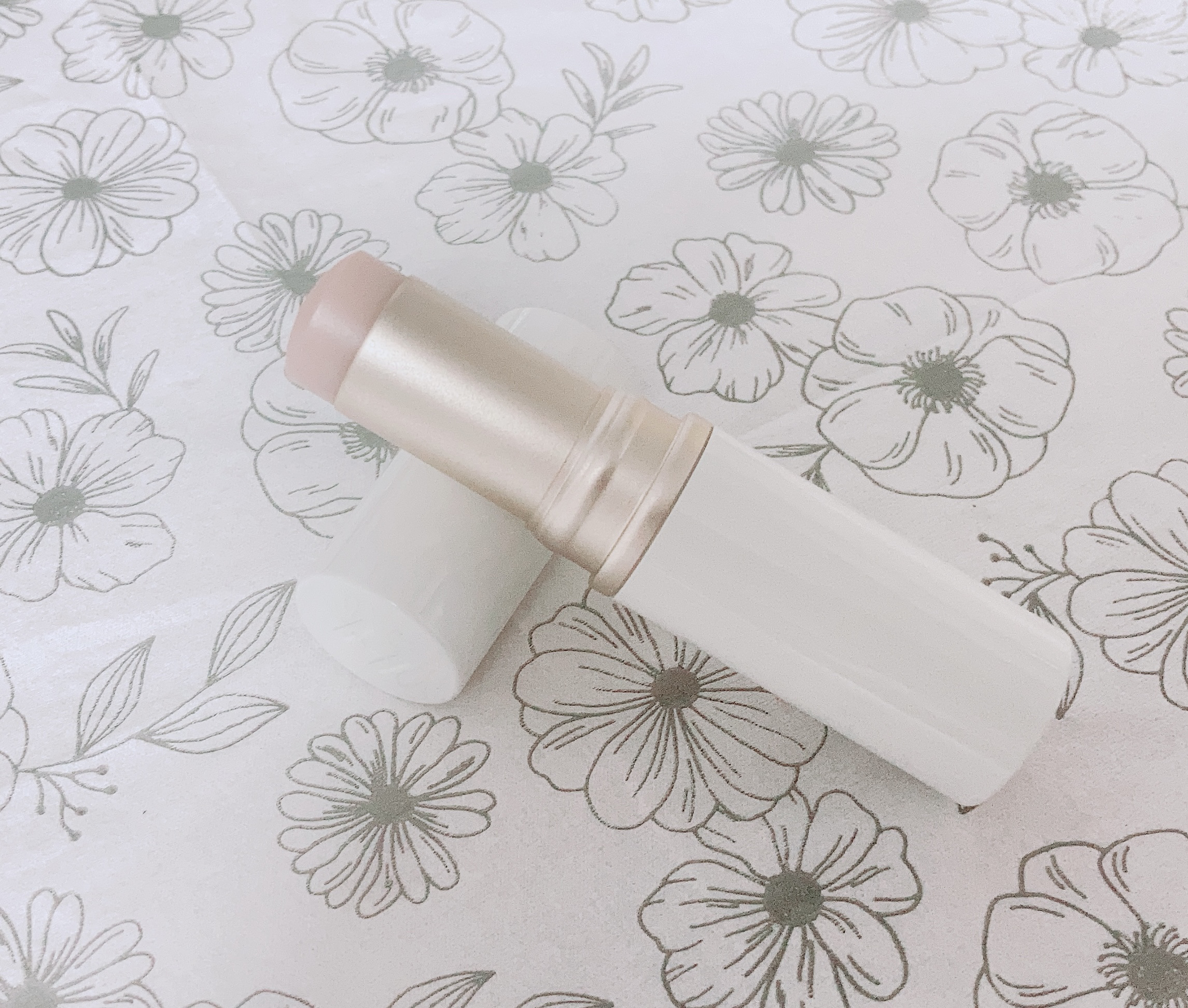 トゥルーディメンションラディアンスバーム TP001 クリア/hince/スティックハイライトを使ったクチコミ（1枚目）