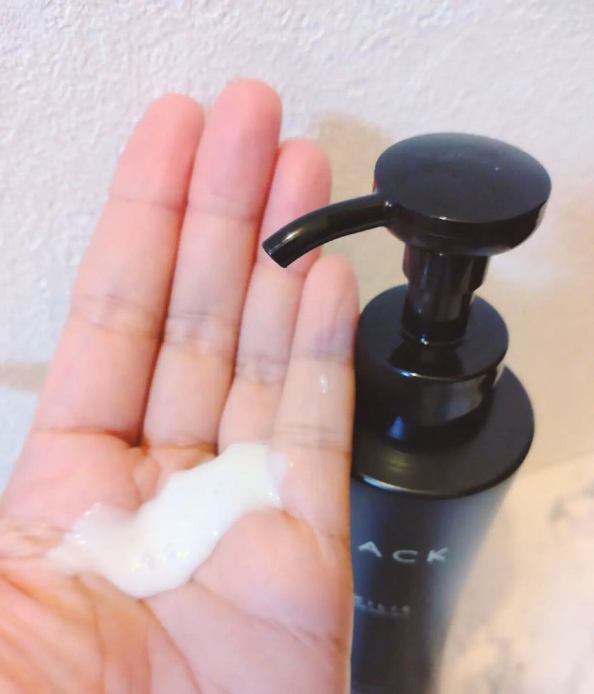 ブラック フレグランス ボディミルク/LEXILIS/ボディミルクを使ったクチコミ（2枚目）