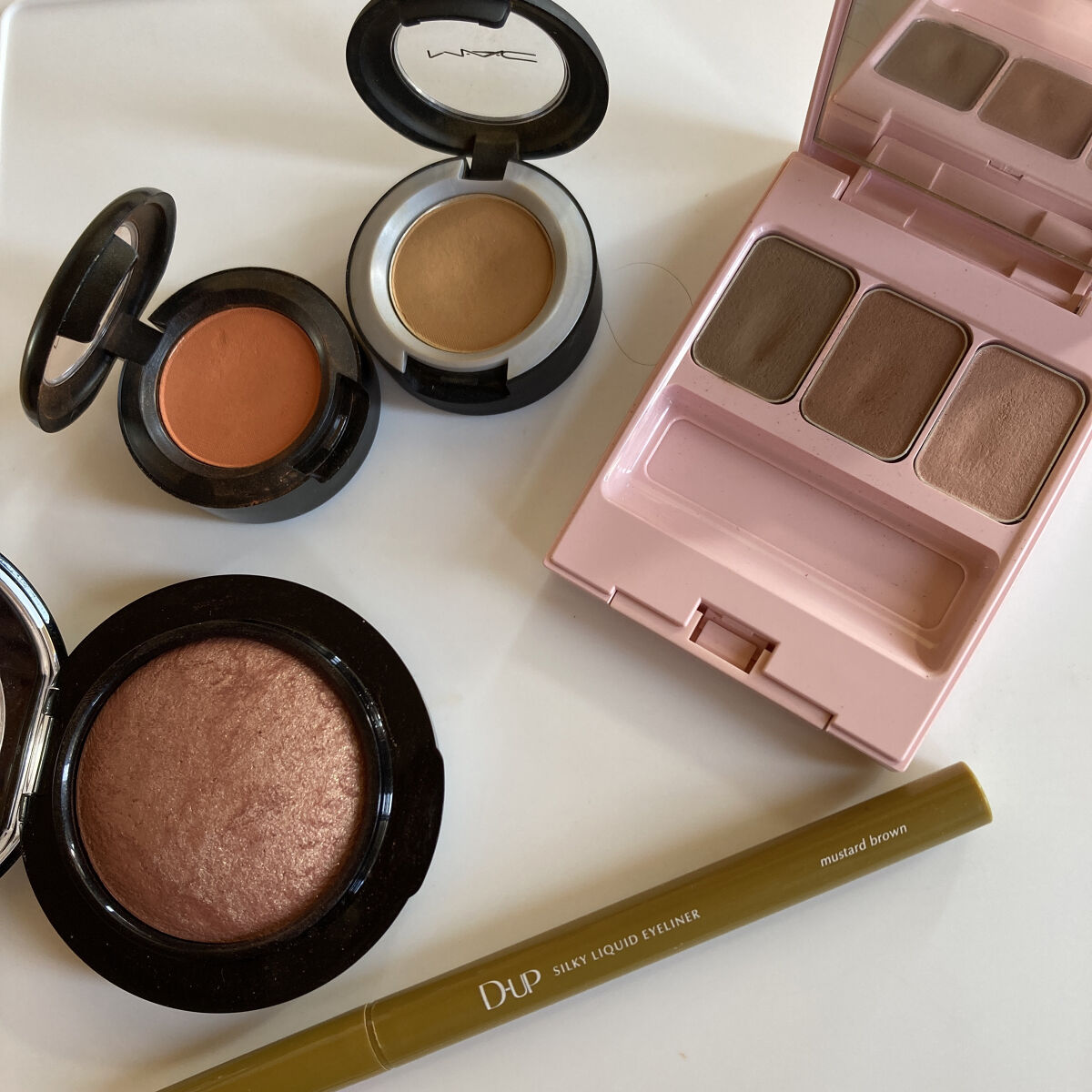 パウダー キス アイシャドウ/M・A・C/単色アイシャドウを使ったクチコミ（1枚目）