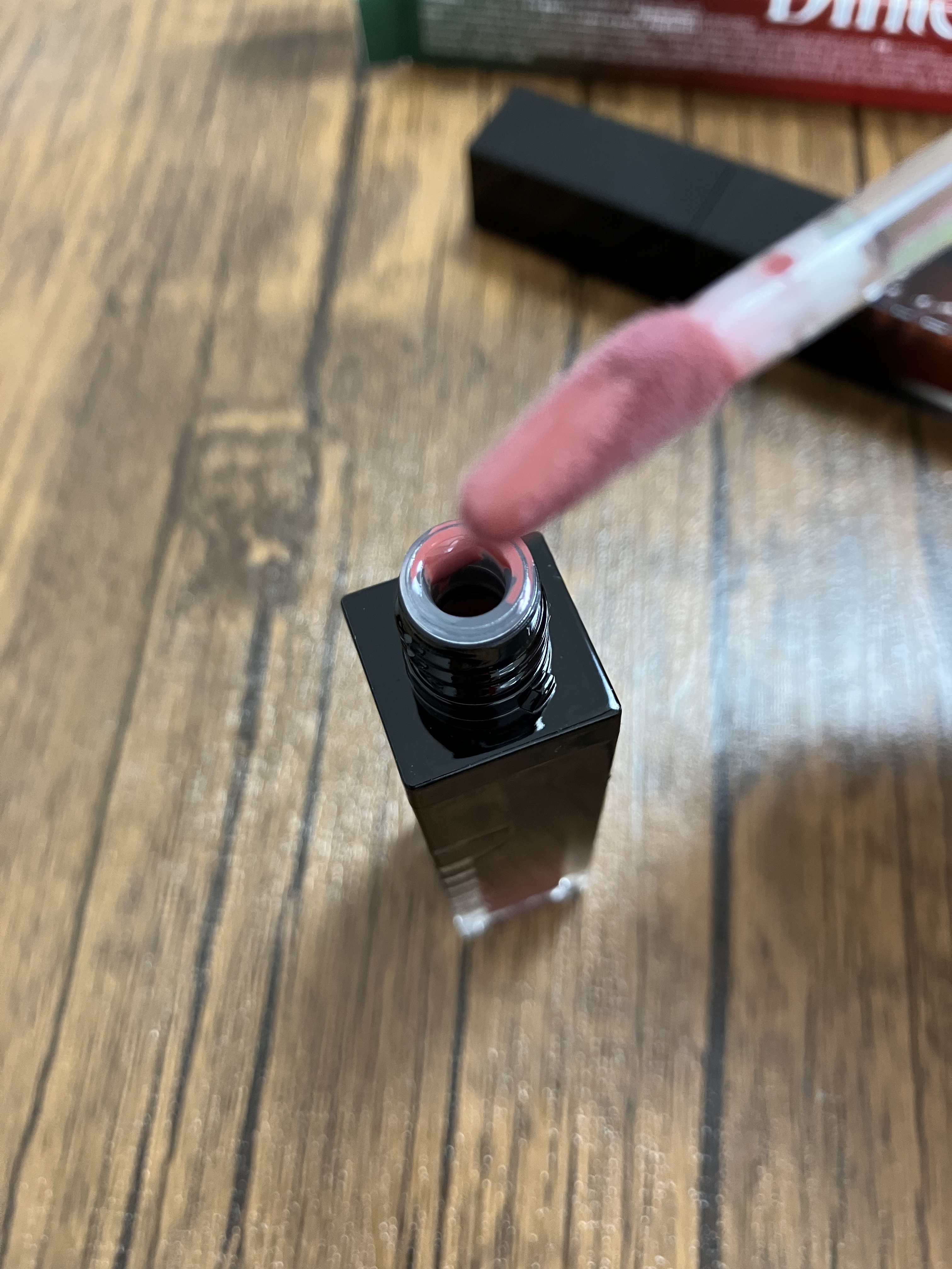 ディープキスド プランピング リップエナメル 154 Barrie/Dinto/リップグロスを使ったクチコミ（3枚目）