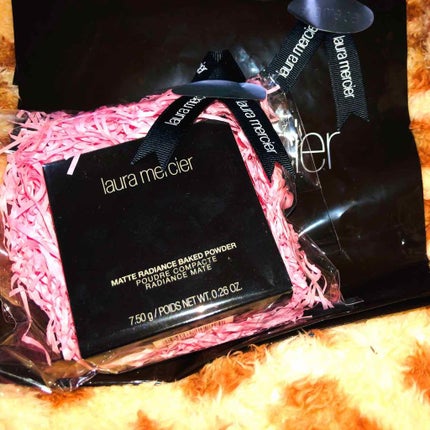 マットラディアンス ベイクドパウダー ハイライト01/ローラ メルシエ/パウダーハイライトを使ったクチコミ(1枚目)