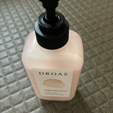 DROAS
ダメージリペアシャンプー／トリートメント
トリートメント


ドラッグストアで購入しました。

髪質が硬くボリュームがあるのであまりドラッグストアではトリートメントは買わないようにしています