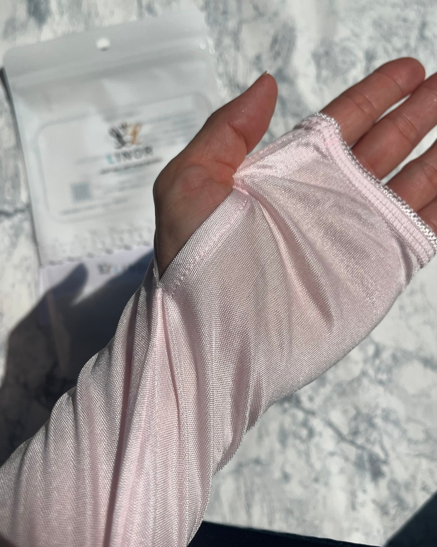 シャンティ on LIPS 「#PR#アームカバー#シルク@linor_officialさま..」(4枚目)