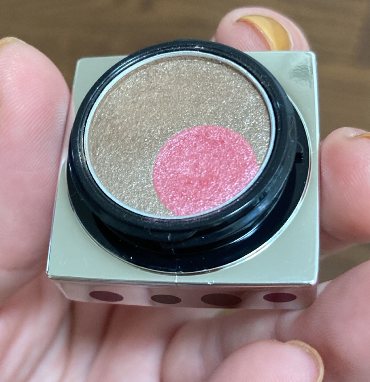 カラーポップアイズ/RMK/アイシャドウパレットを使ったクチコミ（2枚目）