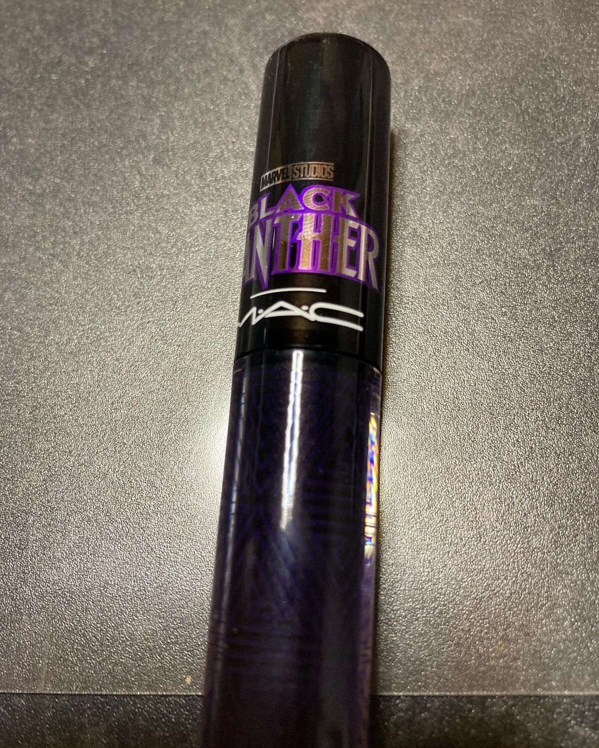 ラブ ミー リキッド リップカラー ザ シャドウズ/M・A・C/口紅を使ったクチコミ（1枚目）