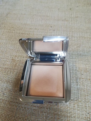 Hourglass Ambient Lighting Powder/HOURGLASS/プレストパウダーを使ったクチコミ（2枚目）