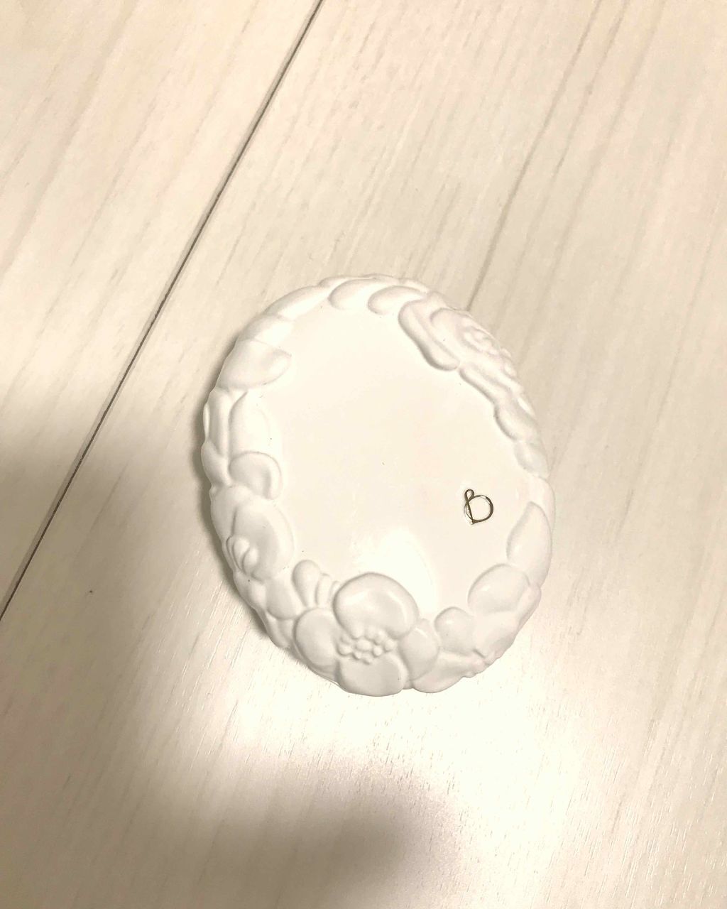 セオティ アイカラーパレット (オーロラパール)/BENEFIQUE/アイシャドウパレットを使ったクチコミ（1枚目）