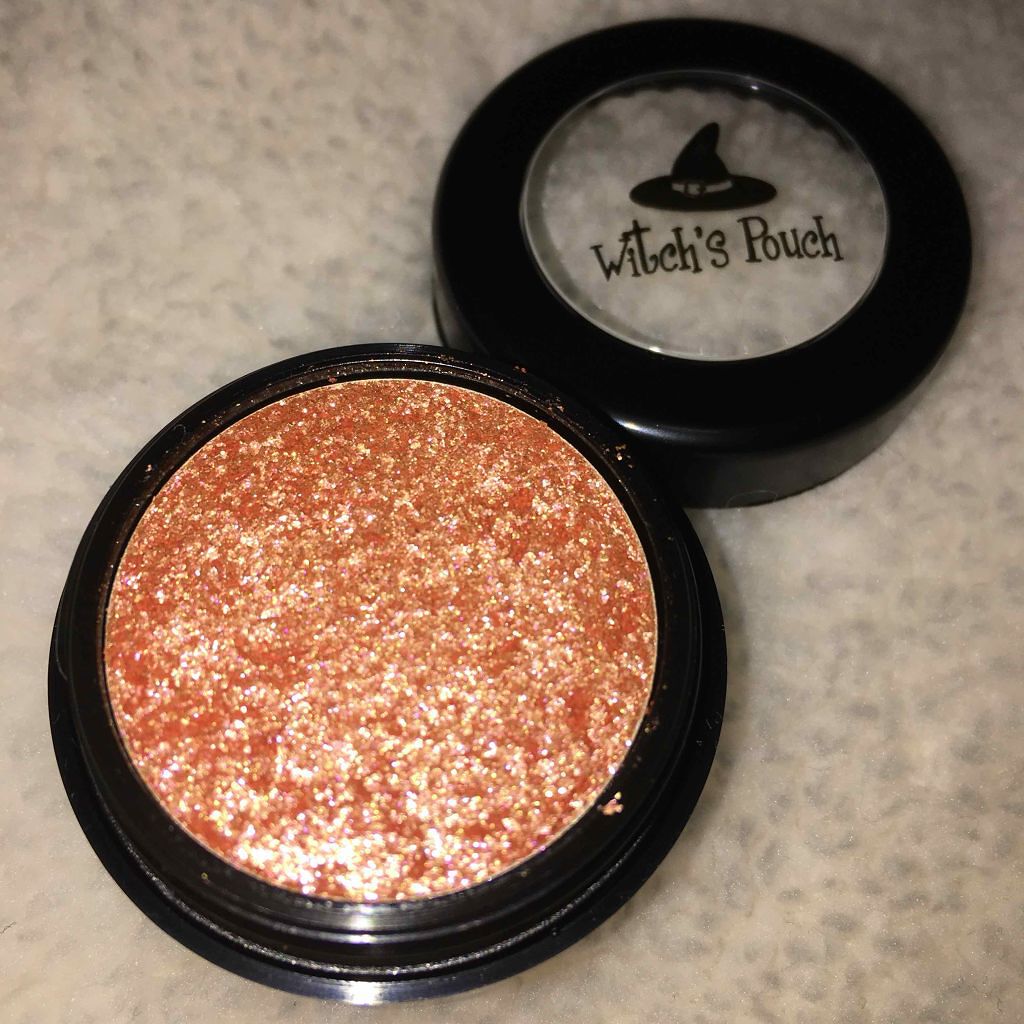 セルフィーフィックスピグメント 02 フォローミー/Witch's Pouch/単色アイシャドウを使ったクチコミ（1枚目）