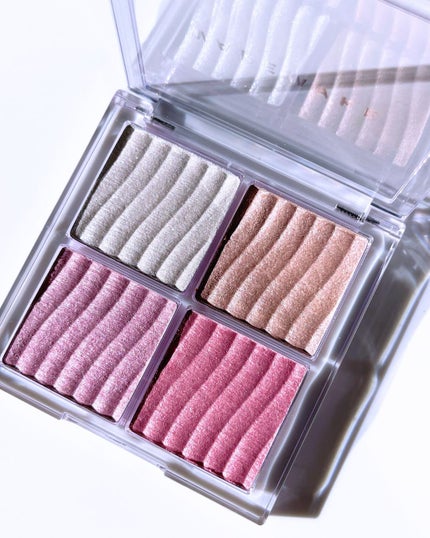 シアーレイヤリングデュアルブラッシャー 1. チアフルコーラル/wakemake/パウダーチークの画像