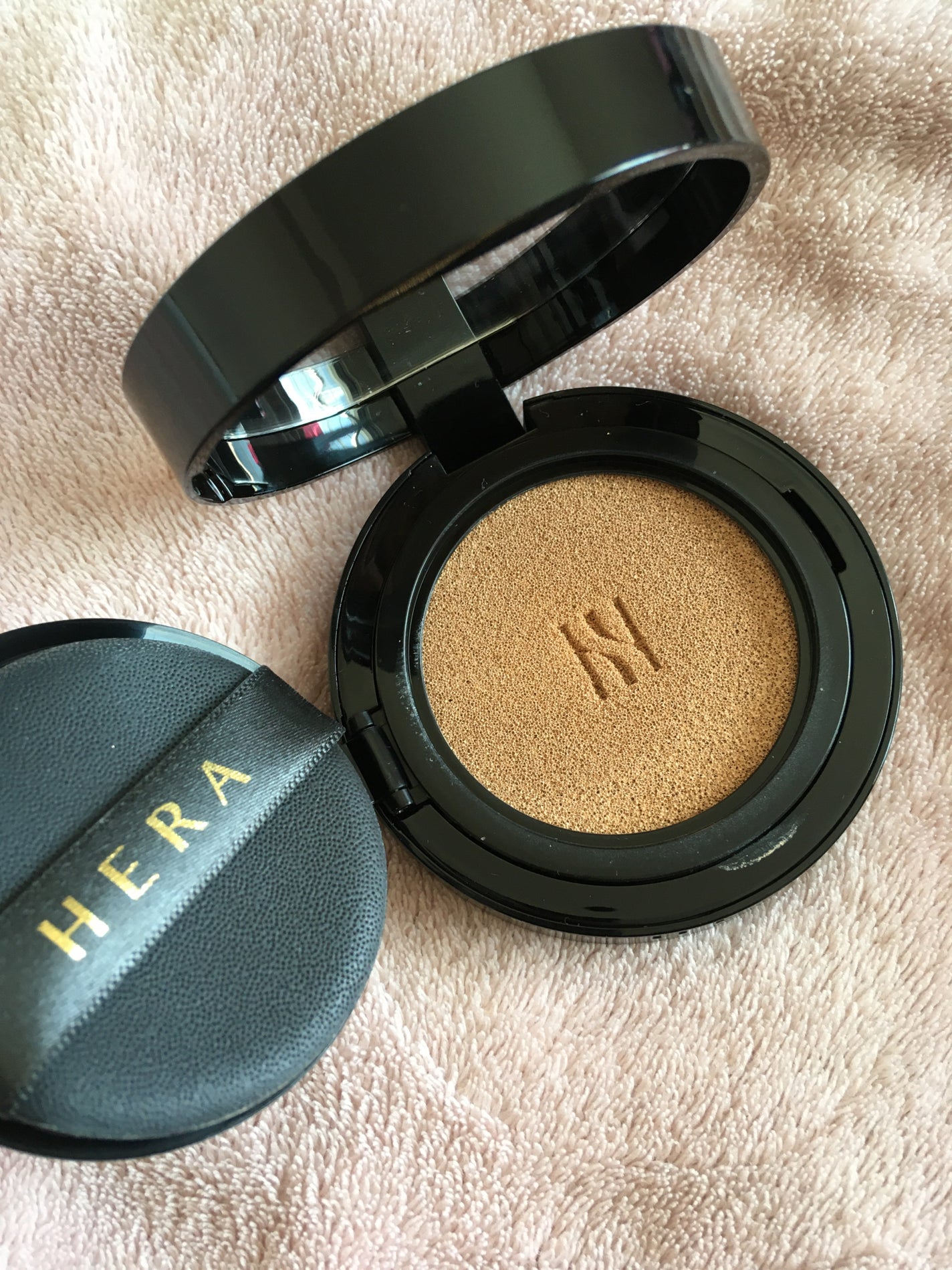 ブラック クッション/HERA/クッションファンデーションを使ったクチコミ(1枚目)