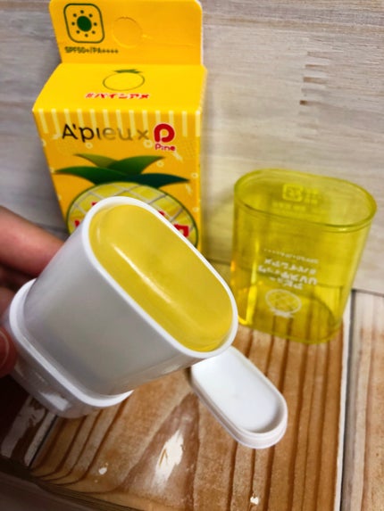 アピュージューシーパン UV スティック(パインアメ)/A’pieu/日焼け止めスティックを使ったクチコミ(2枚目)