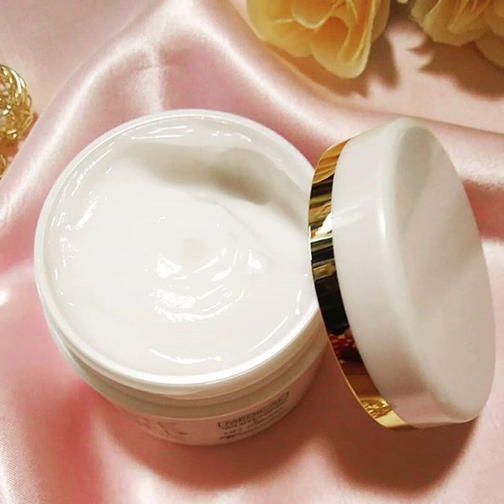 ホワイトラベル ホワイトラベルプラス 薬用プラセンタの美白リフトクリームのクチコミ「乳白色でぷるんとしたクリームです。

ちなみに、同ラインの薬用プラセンタの美白リフト美容水.....」（2枚目）