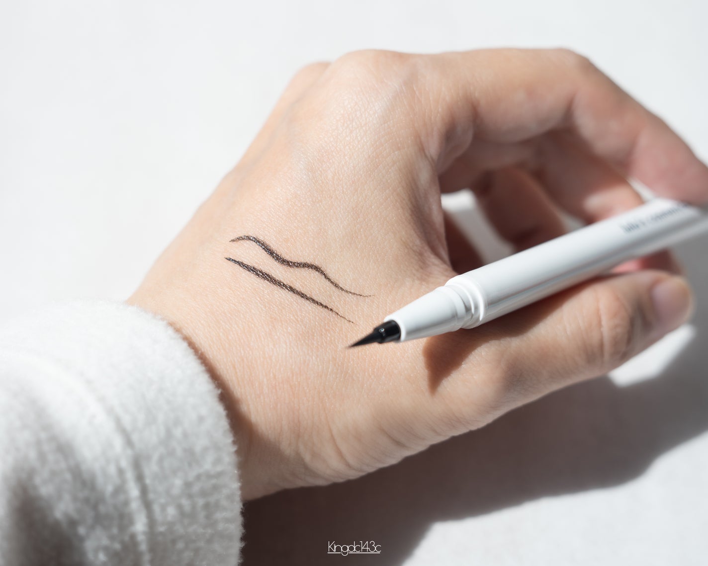 リキッドアイライナー/ルルズコスメティコ/リキッドアイライナーを使ったクチコミ(4枚目)