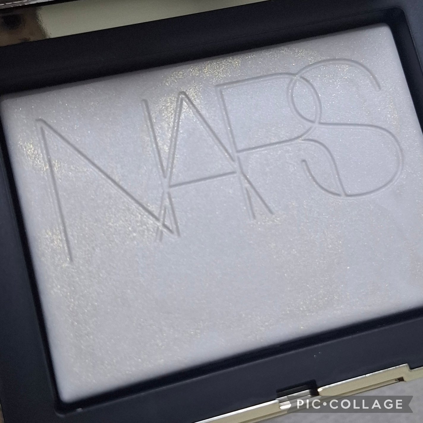 ゴールドダスト ライトライトリフレクティング セッティングパウダー/NARS/プレストパウダーを使ったクチコミ(3枚目)