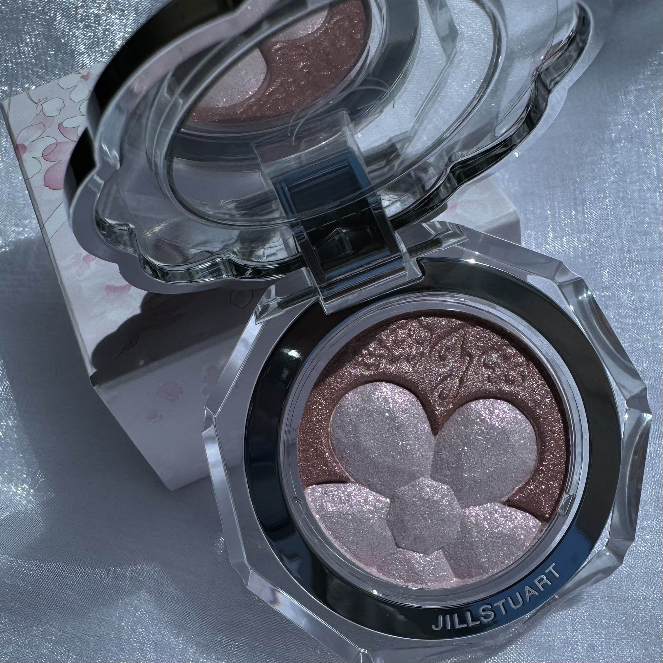 ジルスチュアート クリスタルブルーム ペタルクチュールアイズ デュオ 09 beloved charm petals/JILL STUART/アイシャドウパレットを使ったクチコミ（1枚目）