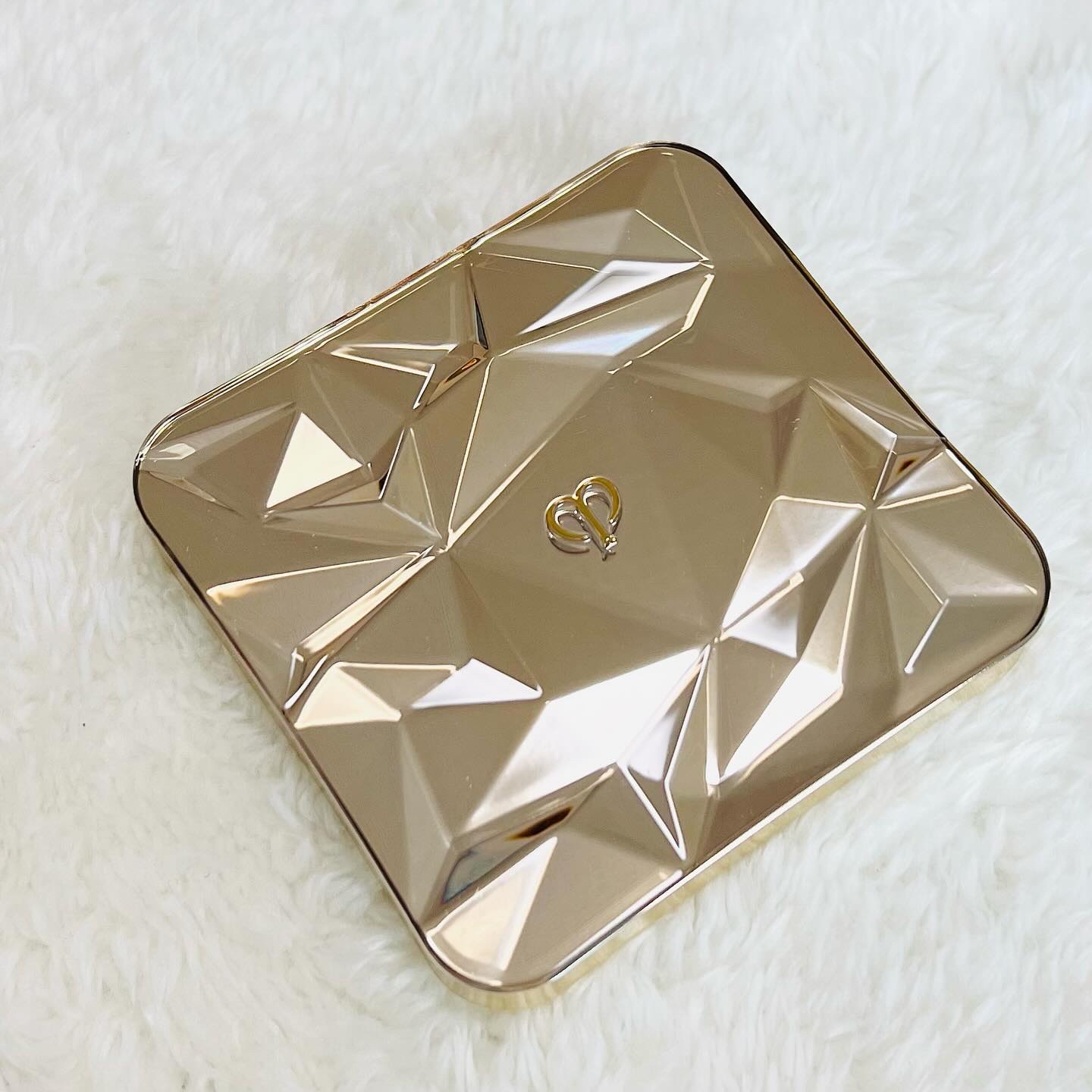 ル・レオスールデクラ /クレ・ド・ポー ボーテ/パウダーハイライトを使ったクチコミ（3枚目）