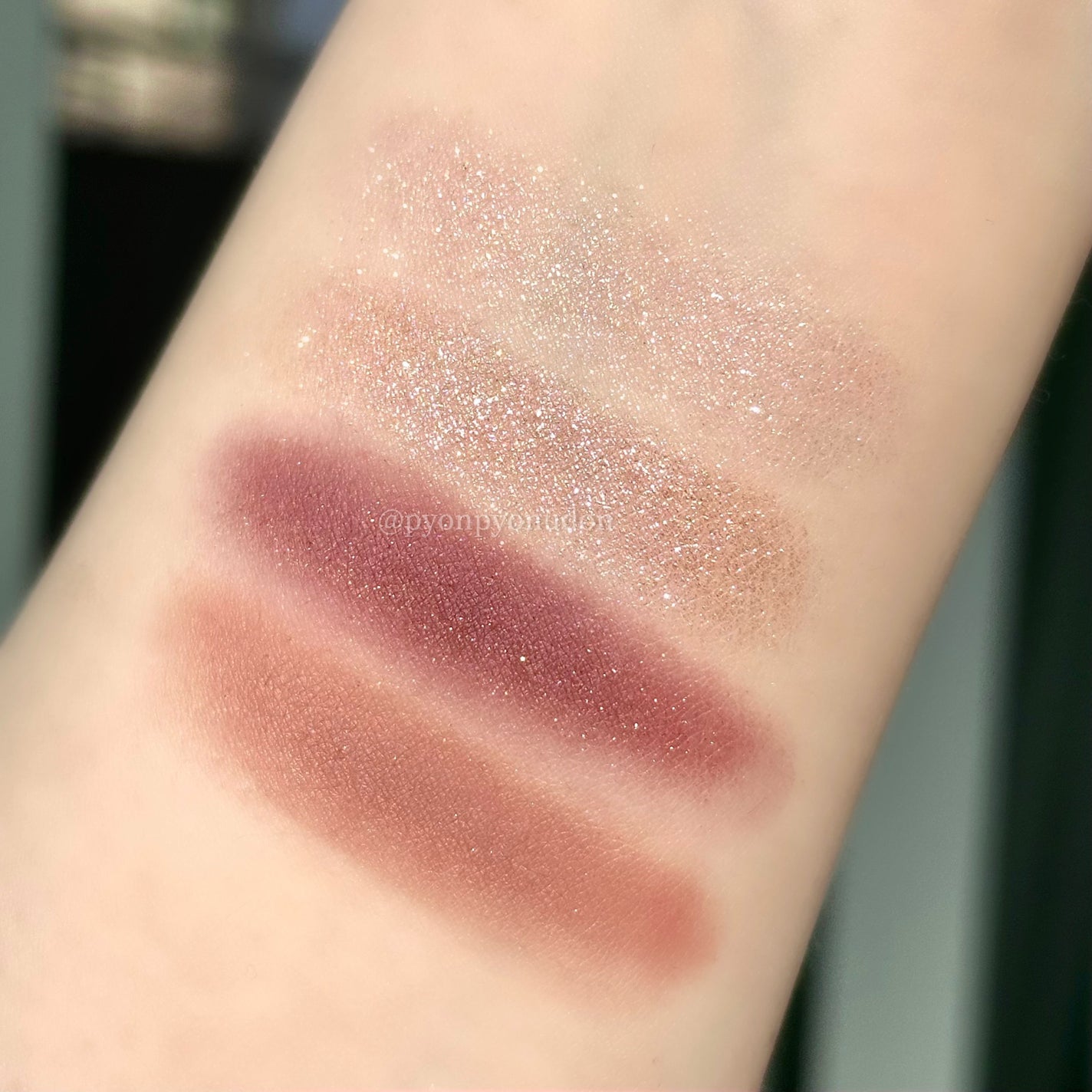 限定アイシャドウパレット】クチュール ミニ クラッチ|YVES 限定アイシャドウパレット】クチュール ミニ クラッチ|YVES