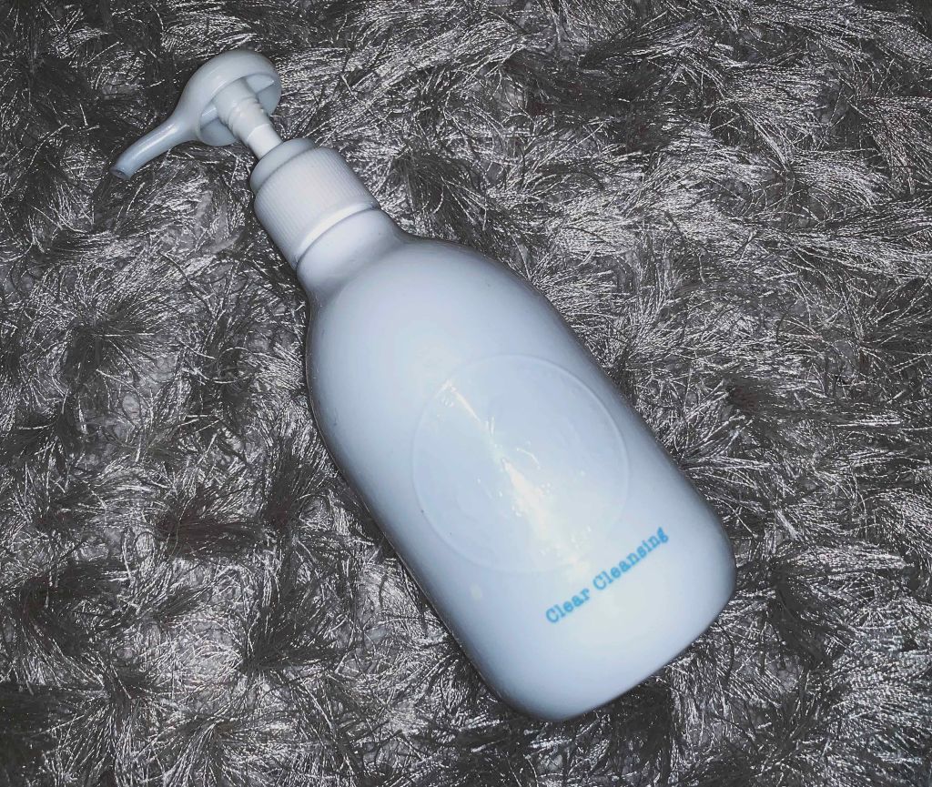 普段は使わないジェルやオイルのメイク落とし

理由は毛穴が詰まったり
あまり落ちないからなんだけど

これはやばい！！笑

CLAYGEのシャンプーが大好きだから
思わず試したんだけど

ガッシガシ落ちてサッパリする奇跡の1点♥️