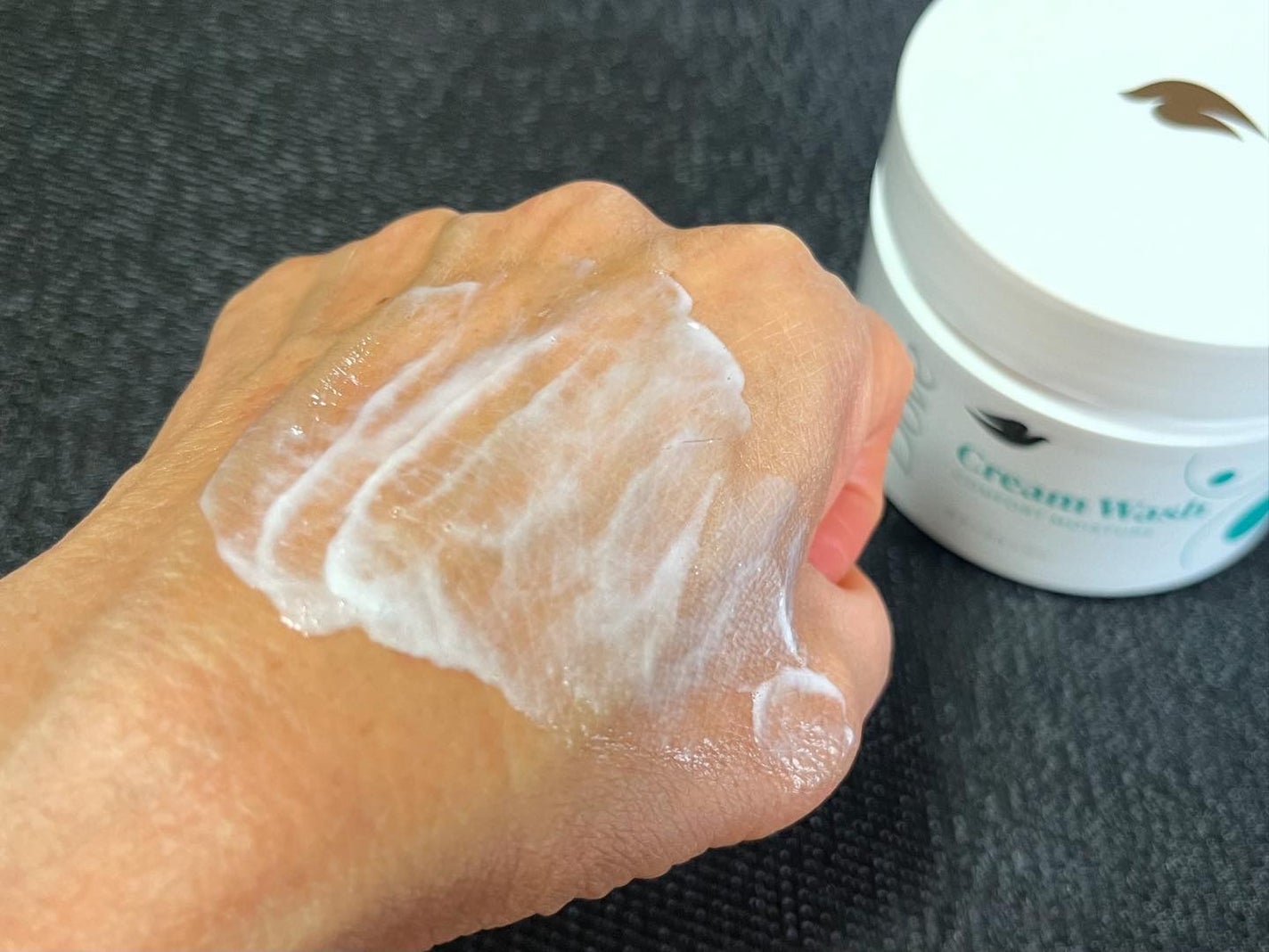 ダヴ クリームボディウォッシュ コンフォートモイスチャー/ダヴ/ボディソープを使ったクチコミ(3枚目)