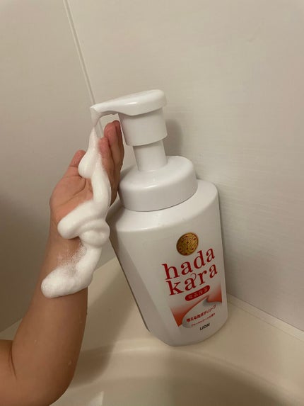 hadakara ボディソープ 泡で出てくるタイプ フローラルブーケの香り/hadakara/ボディソープを使ったクチコミ(1枚目)