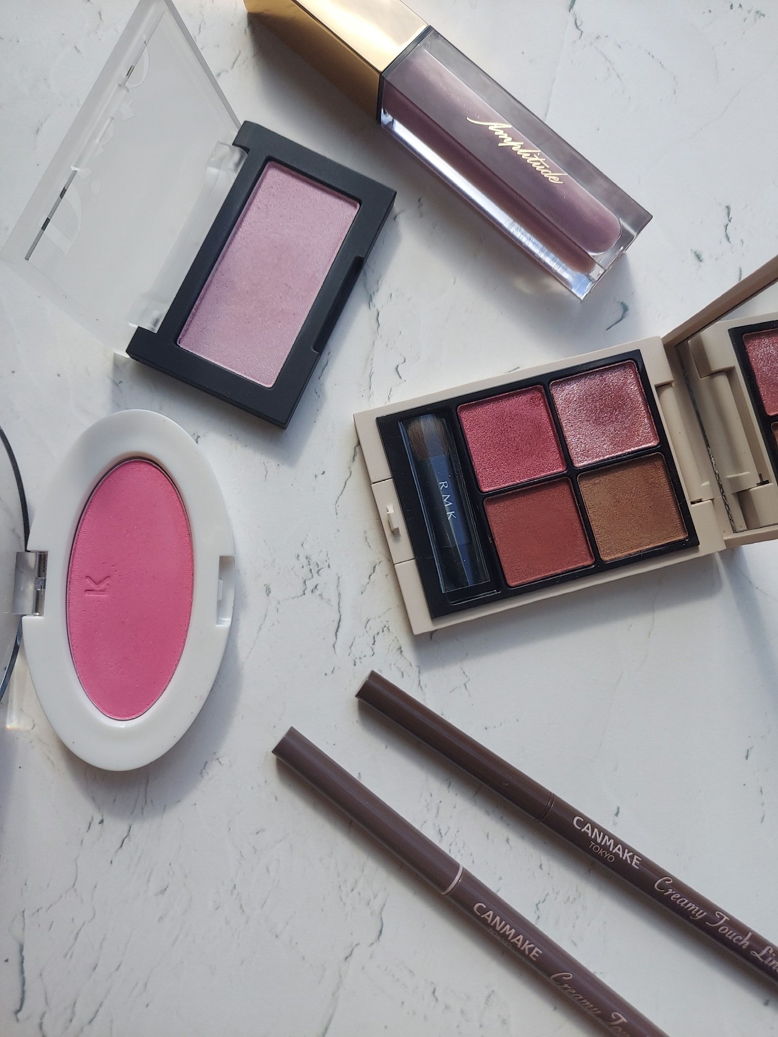 ブラーラジエンスチーク/Dinto/パウダーチークを使ったクチコミ（1枚目）