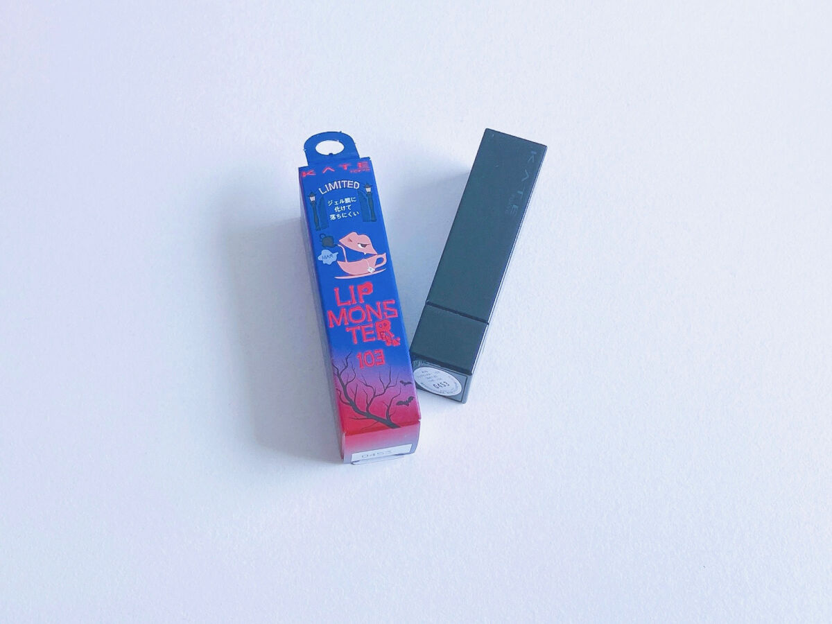 KATE  リップモンスター
color 103 秘めた炎



リップモンスターの限定色103番をお誕生日プレゼントに貰いました！🎁

すごく肌なじみの良いピンクベージュで、本当に使いやすい色です！！

今までのリップモンスターと変わら