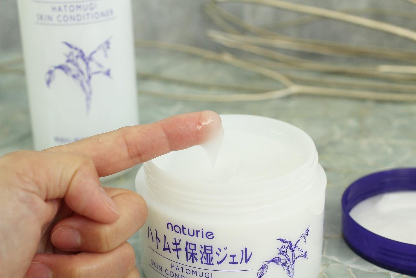 ããã ã®ä¿æ¹¿ãžã§ã«(ããã¥ãªãš ã¹ãã³ã³ã³ãã£ã·ã§ãã³ã°ãžã§ã«)/ããã¥ãªãš/çŸå®¹æ¶²ã䜿ã£ãã¯ãã³ãïŒ2æç®ïŒ