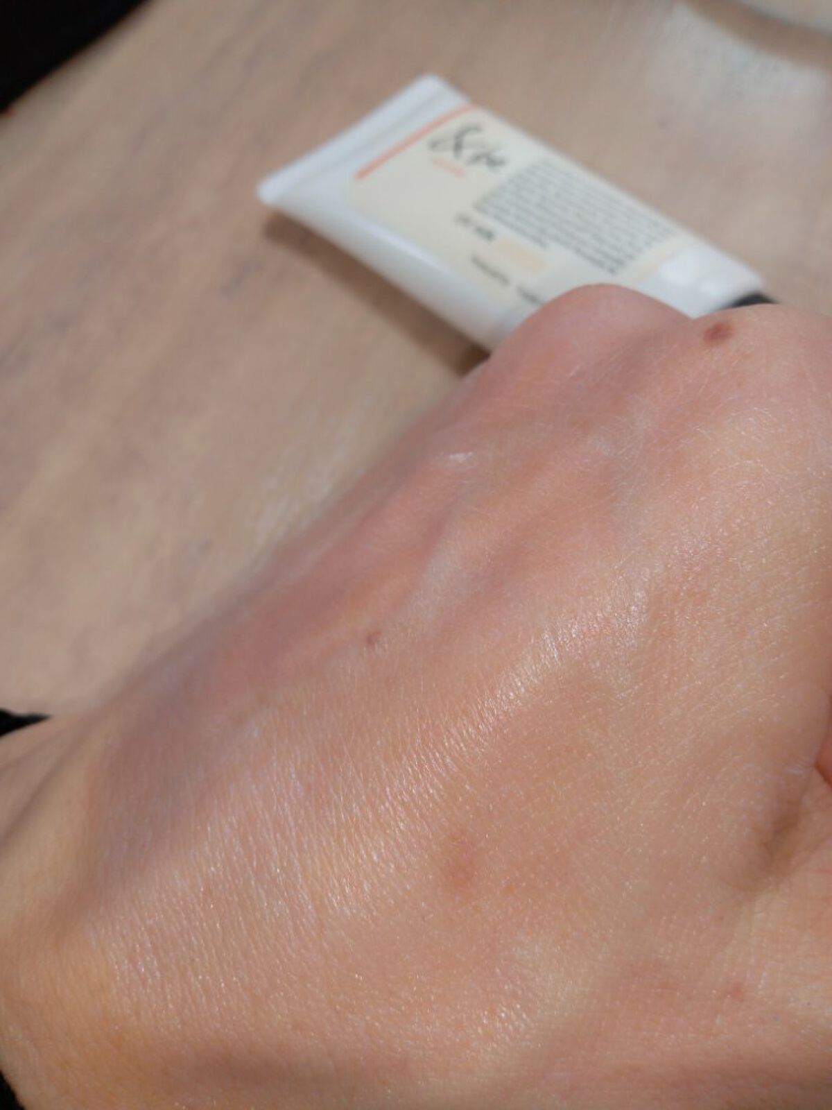 ＆be &be UVミルクのクチコミ「【＆be　UVミルク　スタンダード 30g】

【商品の特徴】
柔らかな香り
自然にトーンアッ.....」（3枚目）