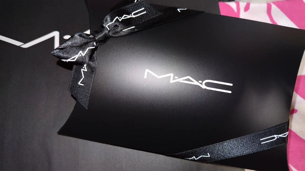 スクワート プランピング グロス スティック ハザード/M・A・C/リップバームを使ったクチコミ（1枚目）