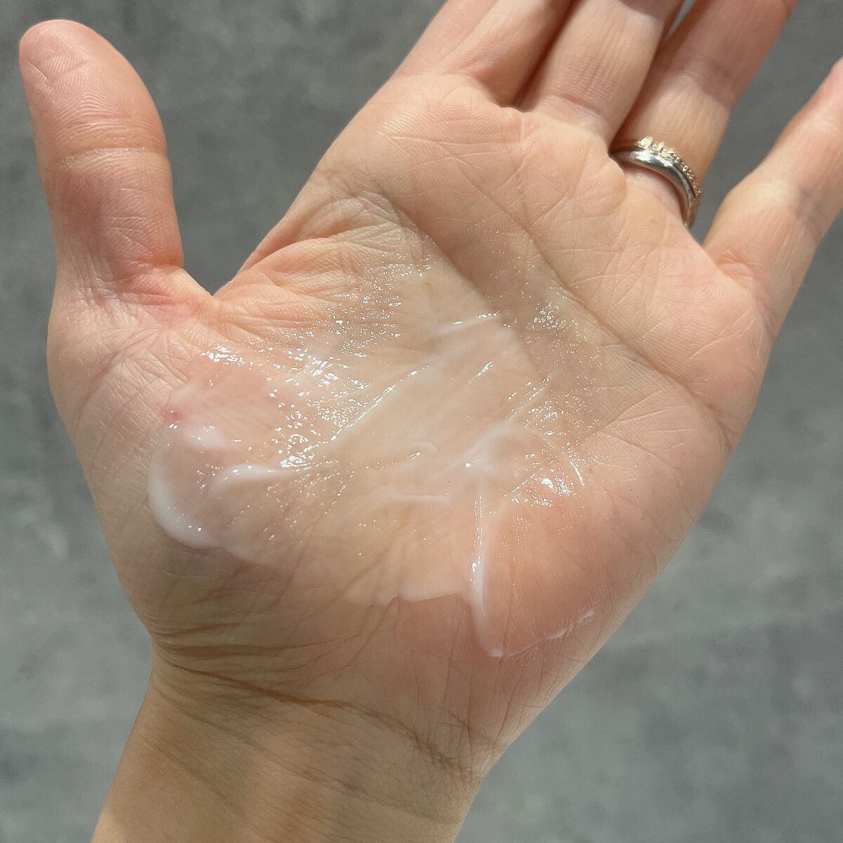 y.csm.s on LIPS 「、パーフェクトワン♡薬用ホワイトニングジェルこれ1個で6..」(6枚目)