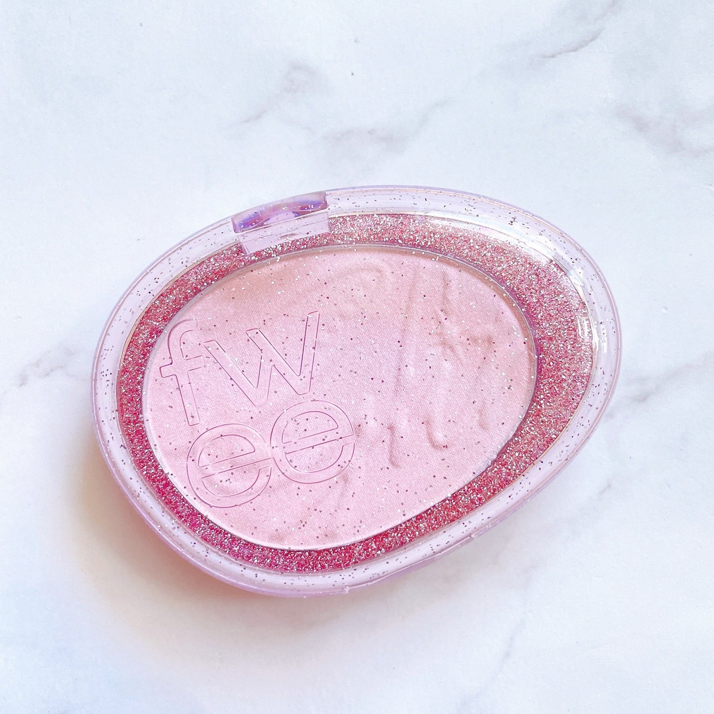 フィー グリッツストーンハイライター/fwee/パウダーハイライトを使ったクチコミ(4枚目)