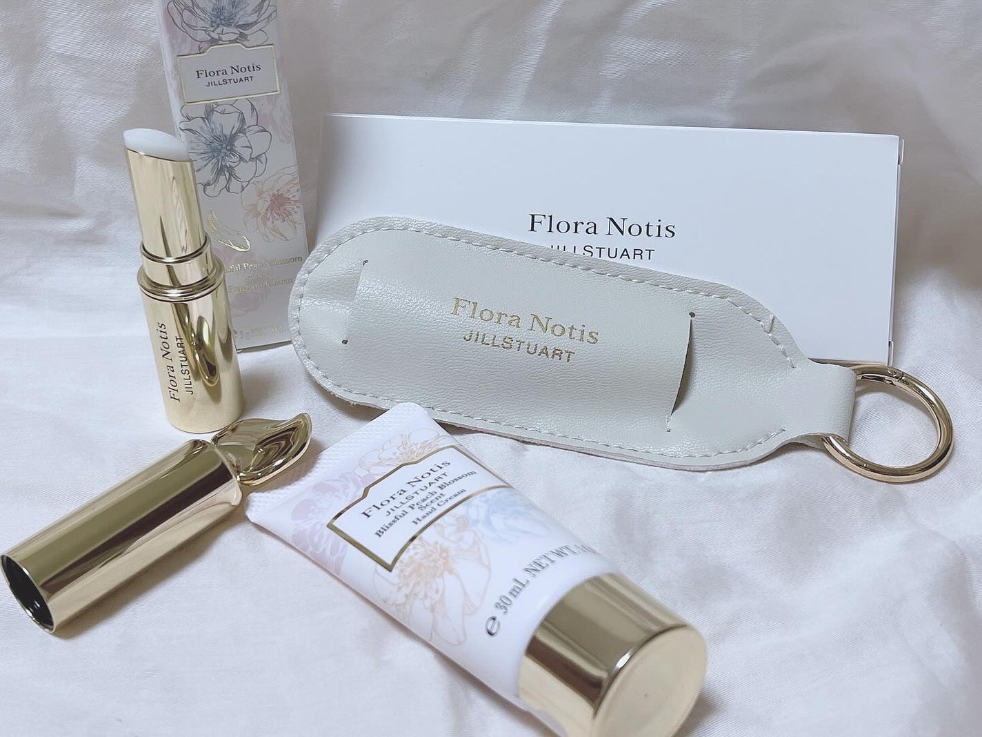 やまと*フォロバ100 on LIPS 「..◎フローラノーティス ジルスチュアート ..」(1枚目)