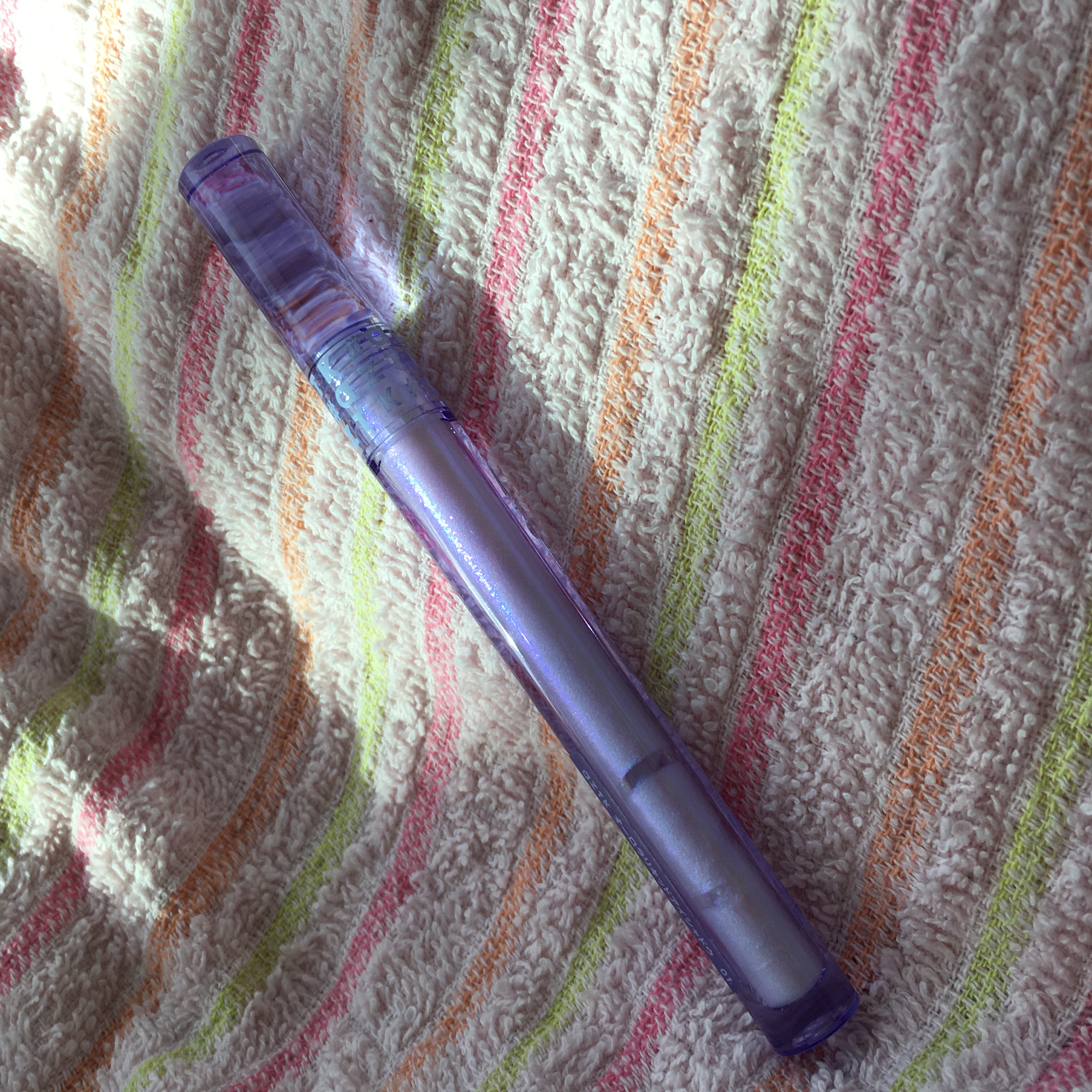 オーロラリキッドアイシャドウ/aZTK/リキッドアイシャドウを使ったクチコミ（1枚目）