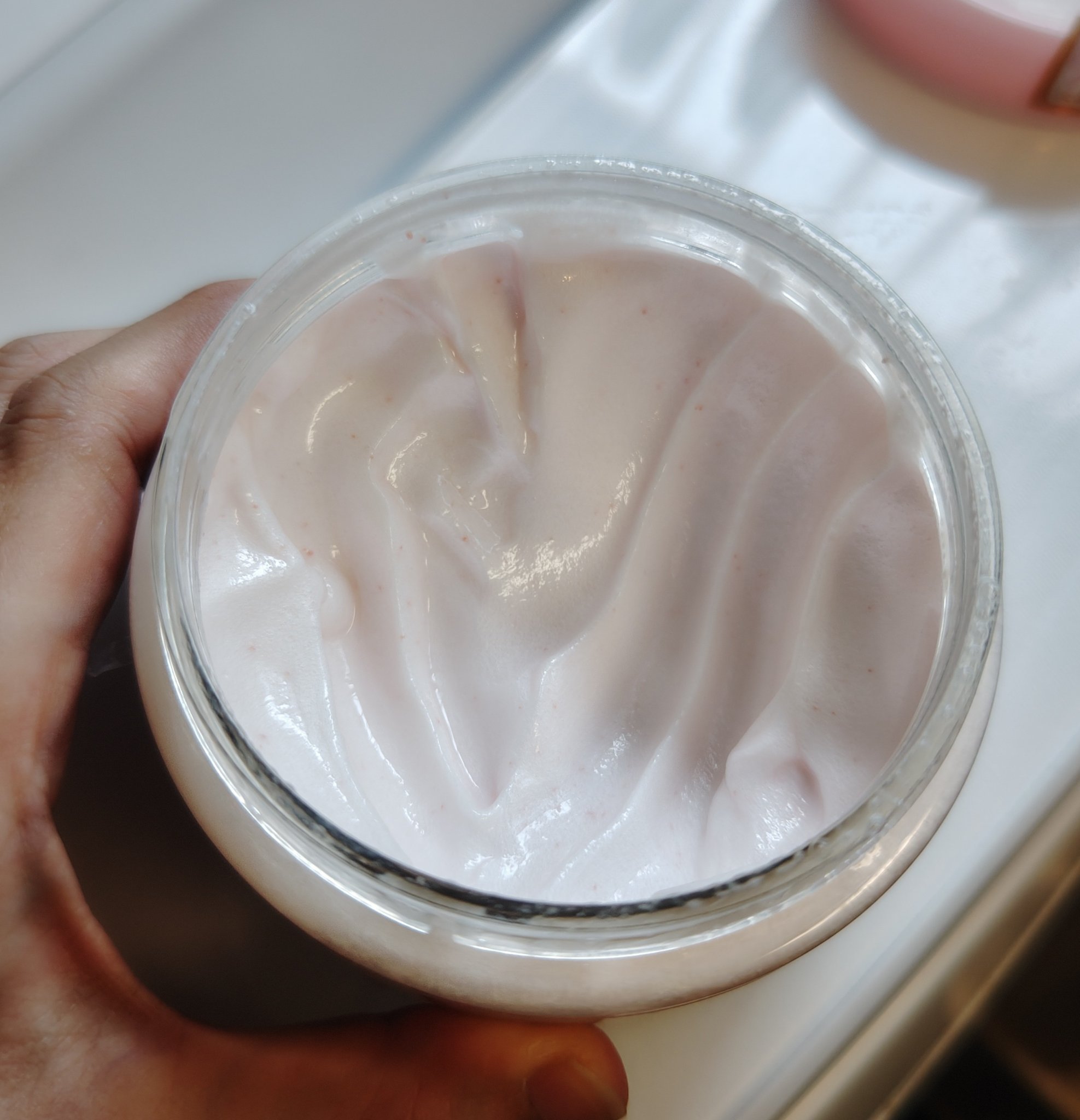 ダヴ ふわとろクリーミースクラブ サクラ＆ムスク/ダヴ/ボディスクラブを使ったクチコミ（2枚目）