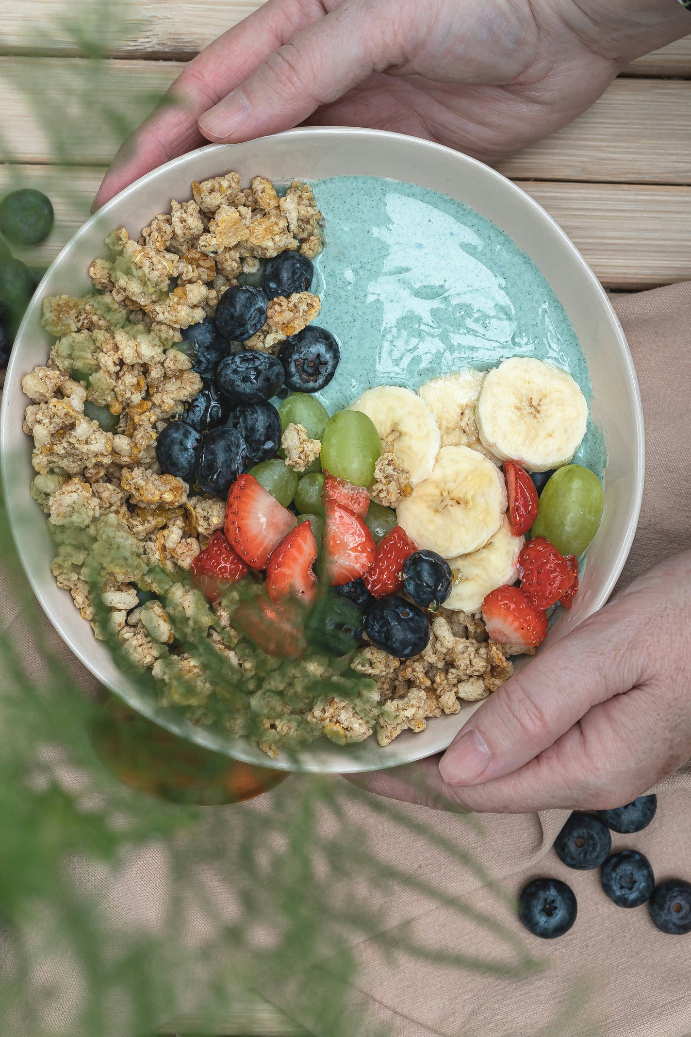 アサイーボウルのグラノーラ