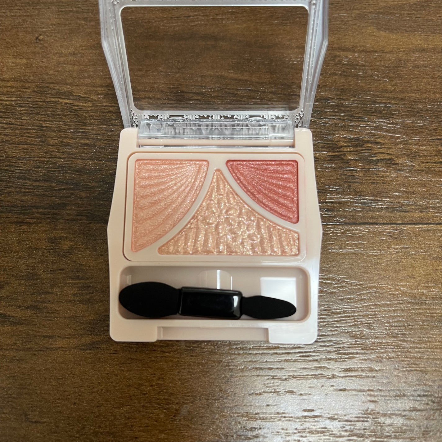 ジューシーピュアアイズ/キャンメイク/アイシャドウパレットを使ったクチコミ(5枚目)