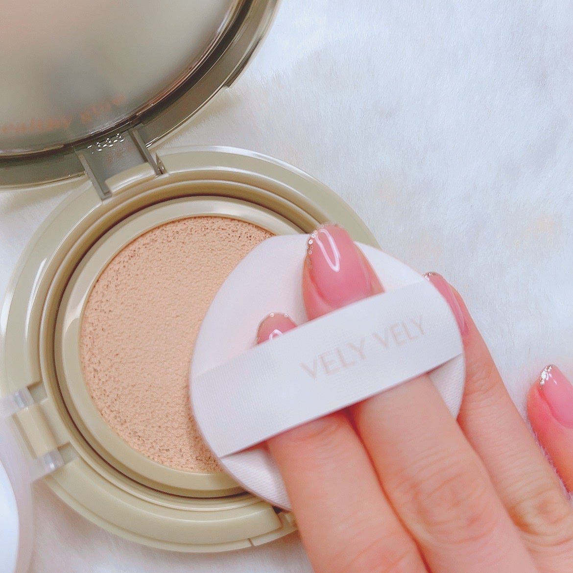 はちみつツヤ肌クッションファンデ/VELY VELY/クッションファンデーションを使ったクチコミ(2枚目)